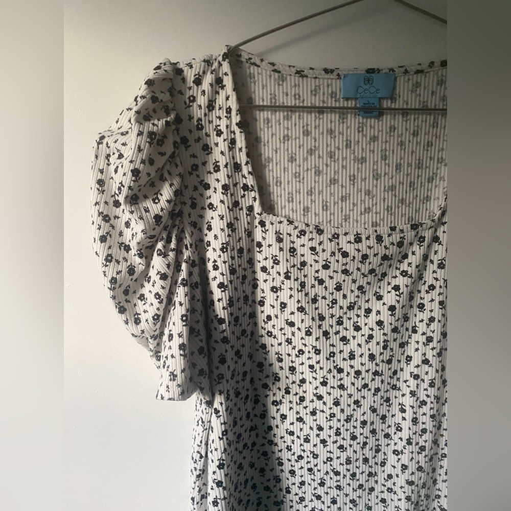 Cece square neck puffy sleeve white ribbed stretch top black flowers large